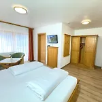 莱切撒勒旅馆 招待所 3*