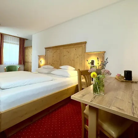 Πανσιόν Lechthaler 3*